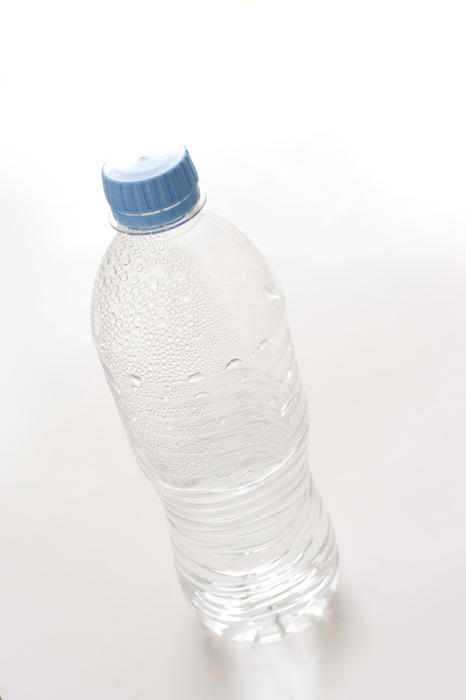 A device for storing fluids in flight